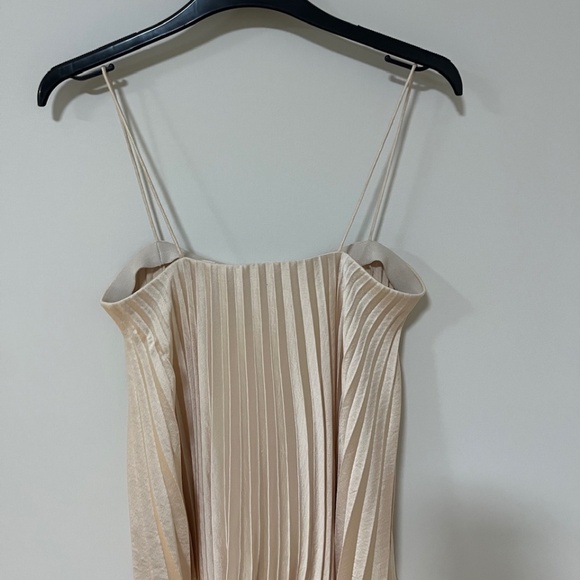 Vince Square-neck Pleated Camisole In Pale Alder Size Extra Small - Picture 4 of 4